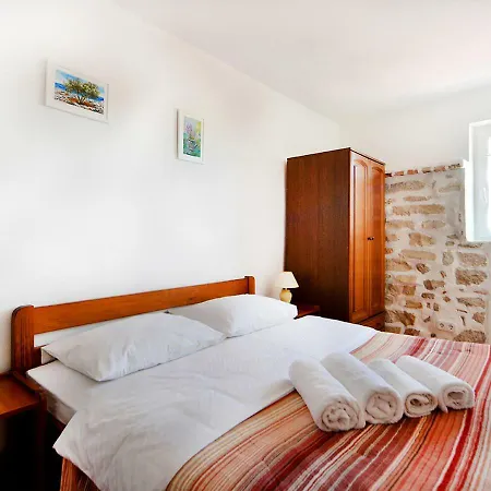 Old Town Vrsar, Danica & Zoran Apartment *